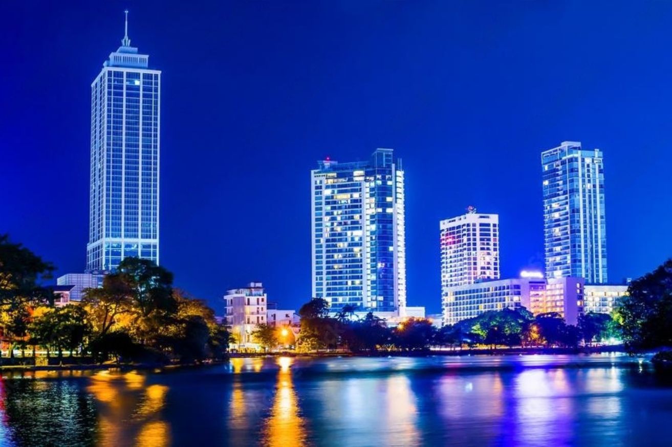 colombo skyline after foreign direct investment in sri lanka (ශ්‍රී ලංකාවේ විදේශ ආයෝජන)