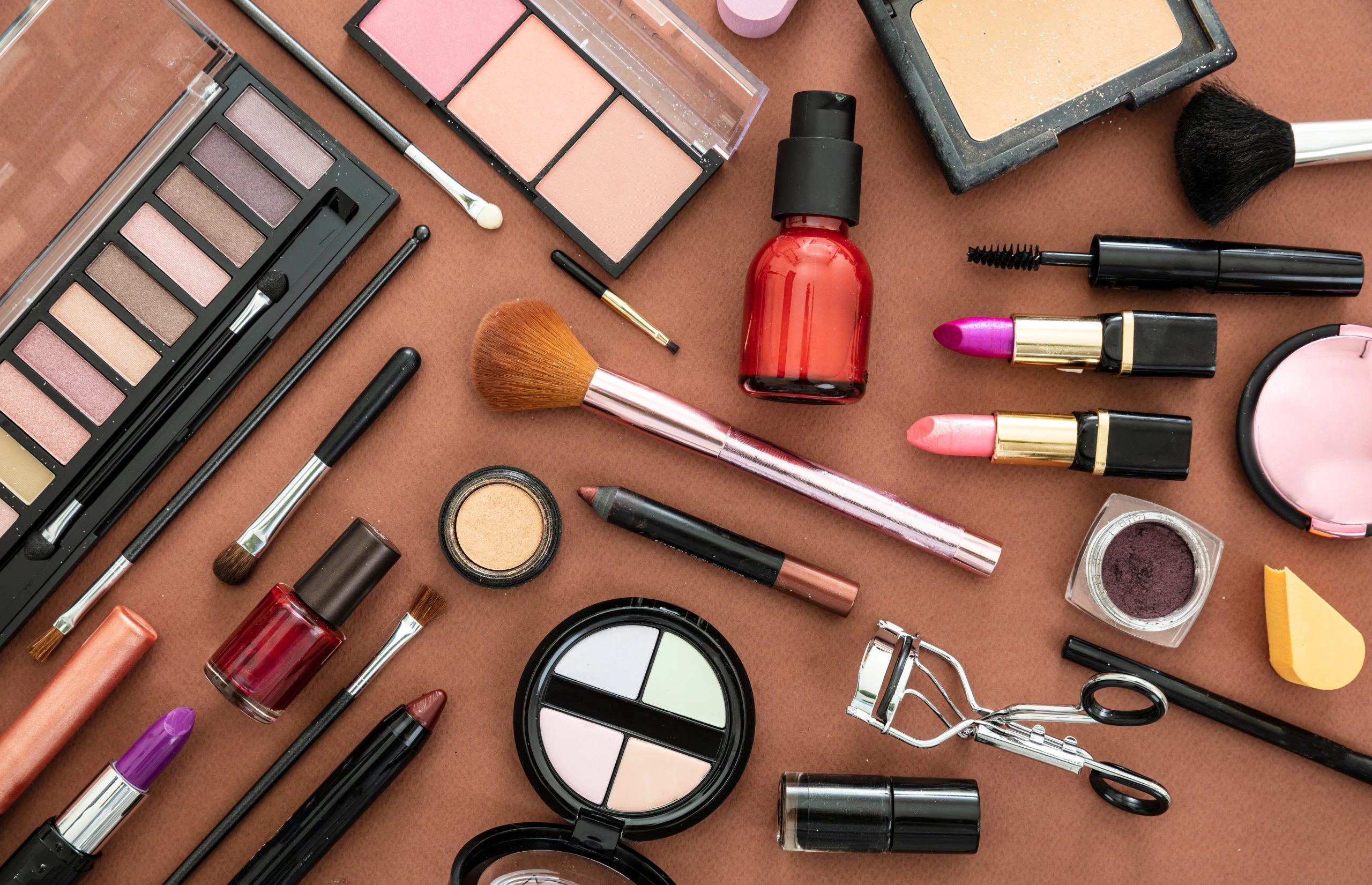 Cosmetic Products in Sri Lanka: Navigating Authenticity, Health Risks, and Responsible Choices in 2026