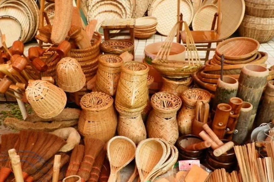 Beyond Bags: Can Sri Lanka Embrace Sustainable Alternatives to Everyday Plastics?